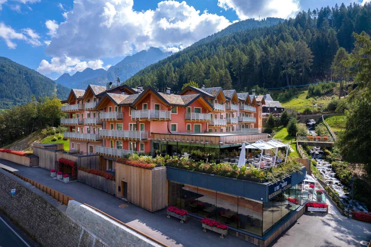 Residence Adamello Resort Ponte Di Legno Exterior photo