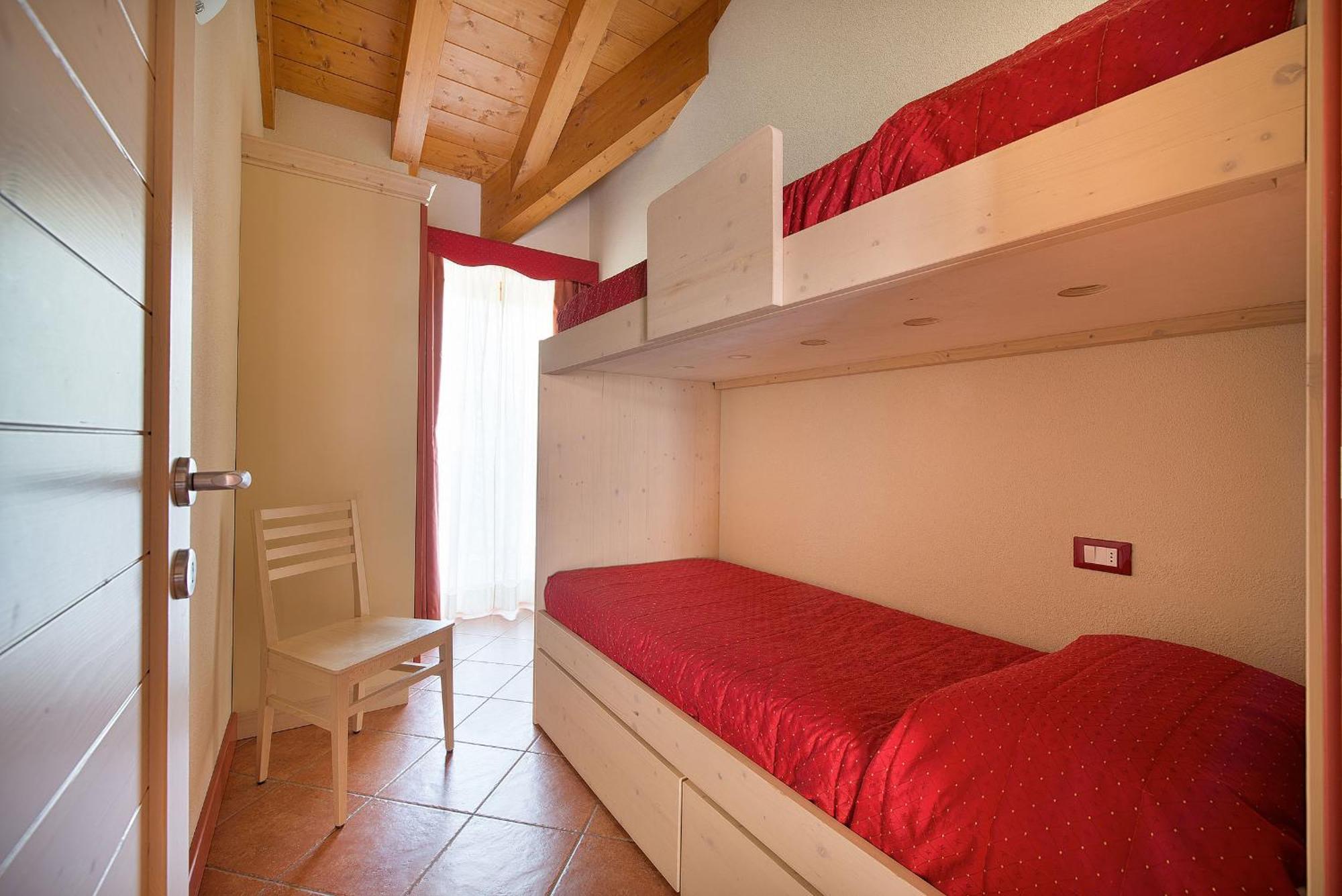 Residence Adamello Resort Ponte Di Legno Room photo