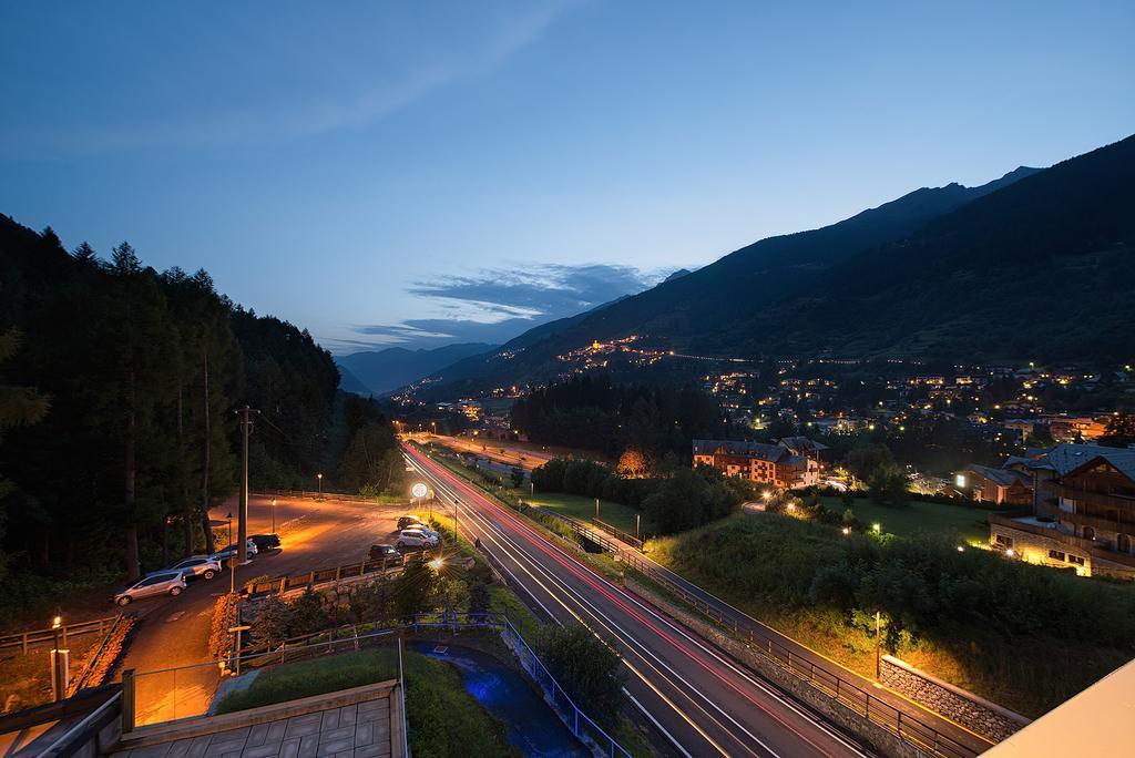 Residence Adamello Resort Ponte Di Legno Exterior photo