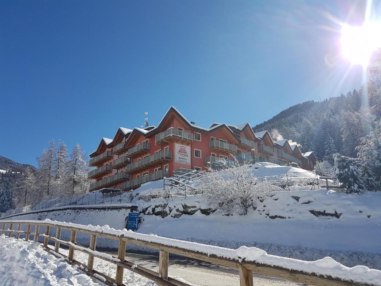 Residence Adamello Resort Ponte Di Legno Exterior photo